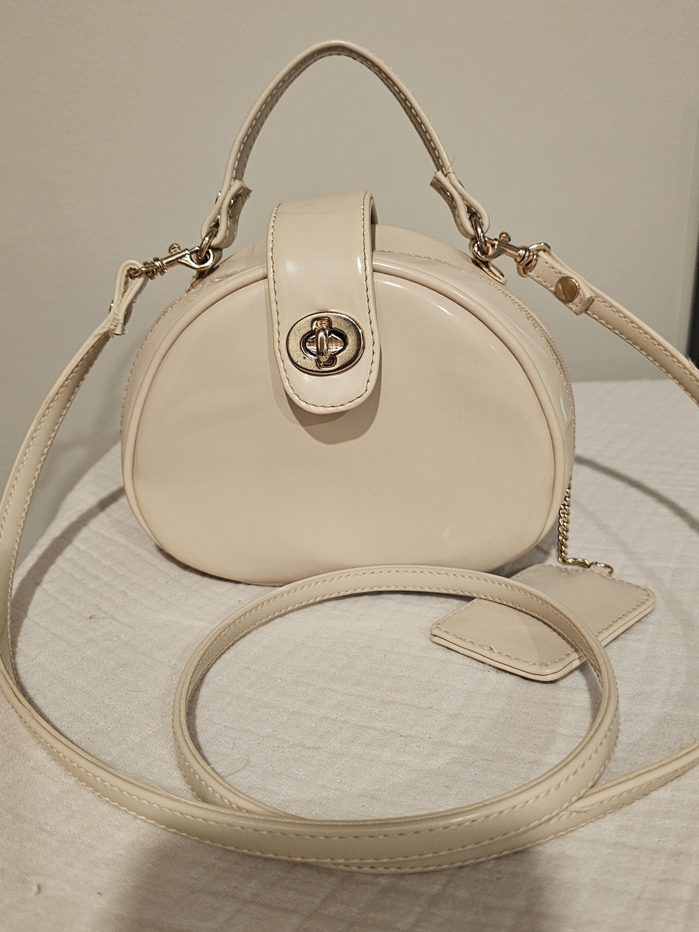 Liz Claiborne Cream Patent Dome Crossbody Bag with Top Handle